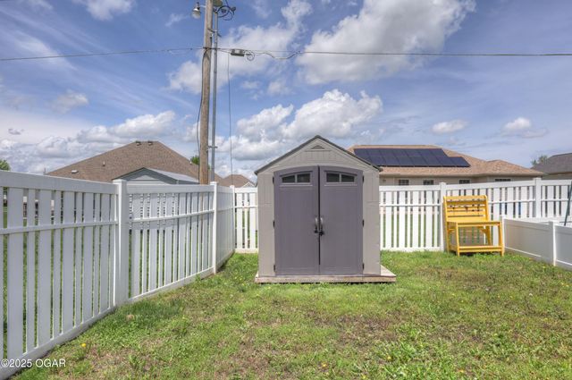 4709 W 28th Place, Joplin, MO 64804