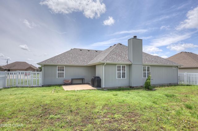 4709 W 28th Place, Joplin, MO 64804