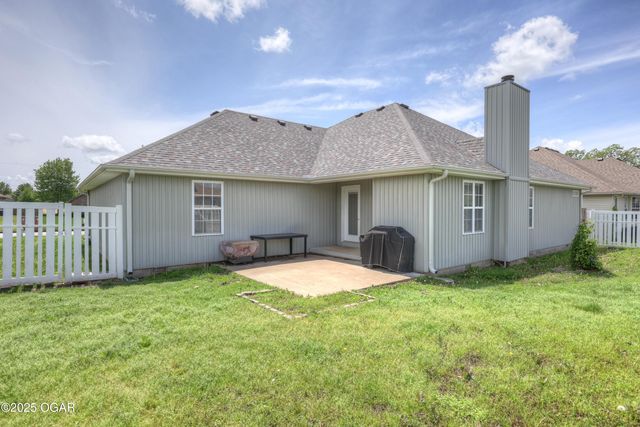 4709 W 28th Place, Joplin, MO 64804