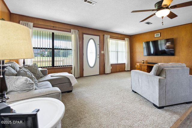 1544 Highway 277, Chipley, FL 32428