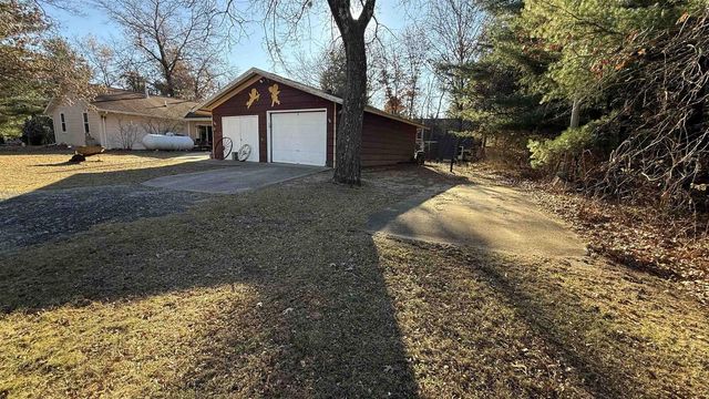 N8945 Deer Path Road, New Lisbon, WI 53950