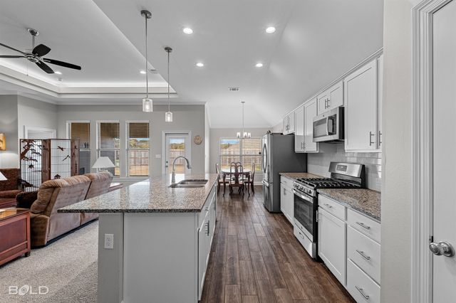 4180 Grassy Lake Drive, Bossier City, LA 71111