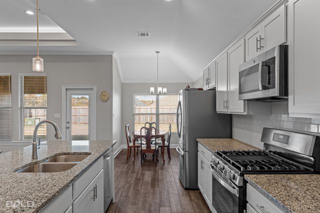 4180 Grassy Lake Drive, Bossier City, LA 71111