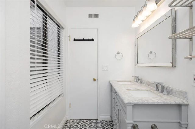 1908 Grant Avenue D, Redondo Beach, CA 90278