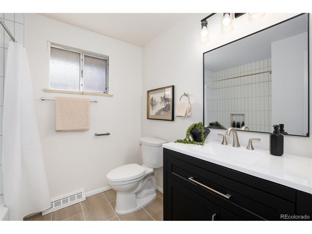 6401 S Marion St, Centennial, CO 80121