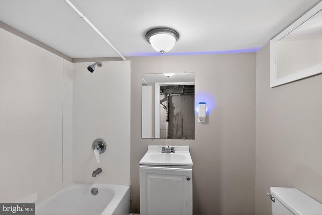 821 MOUNT HOLLY ST, Baltimore, MD 21229