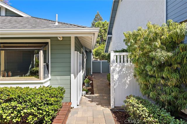 30 Oxbow Creek, Laguna Hills, CA 92653