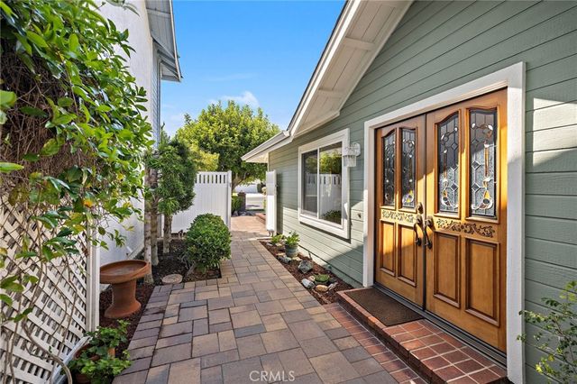 30 Oxbow Creek, Laguna Hills, CA 92653