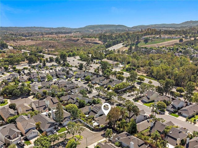 30 Oxbow Creek, Laguna Hills, CA 92653