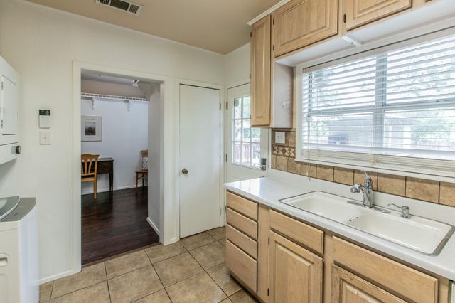 1107 Vargas RD, Austin, TX 78741
