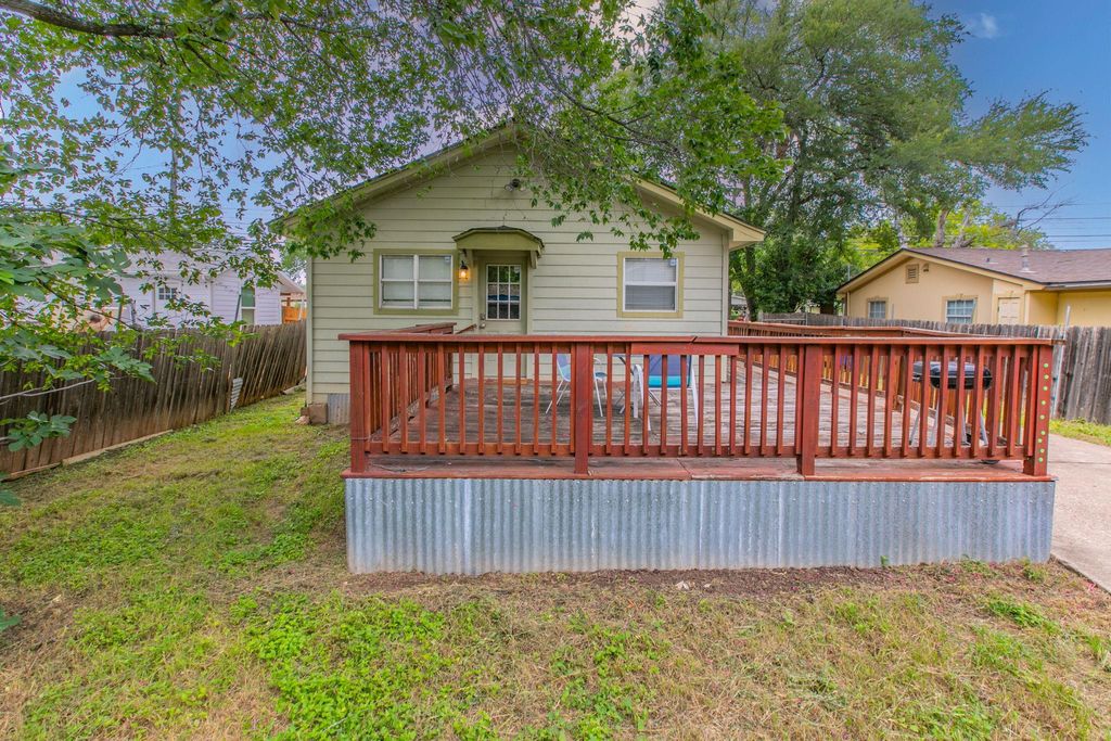 1107 Vargas RD, Austin, TX 78741