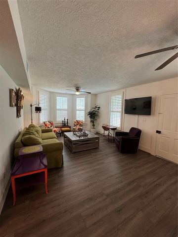 419 Main, La Grange, TX 78945