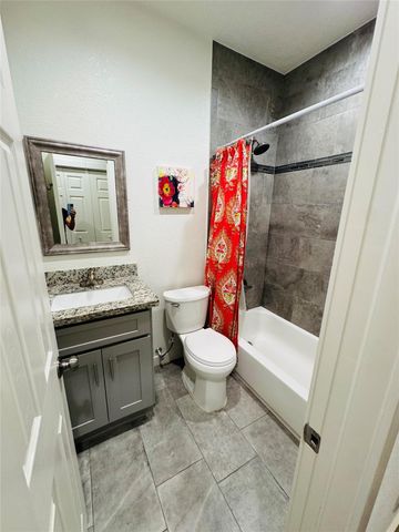 419 Main, La Grange, TX 78945