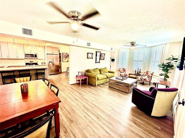 419 S Main, La Grange, TX 78945