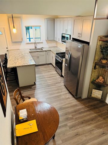 419 Main, La Grange, TX 78945
