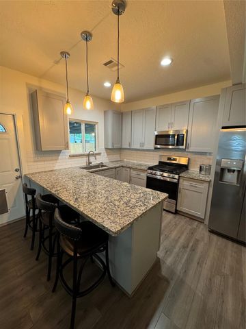 419 Main, La Grange, TX 78945