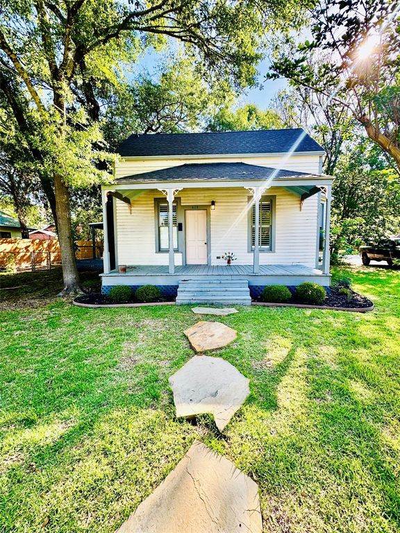 419 Main, La Grange, TX 78945