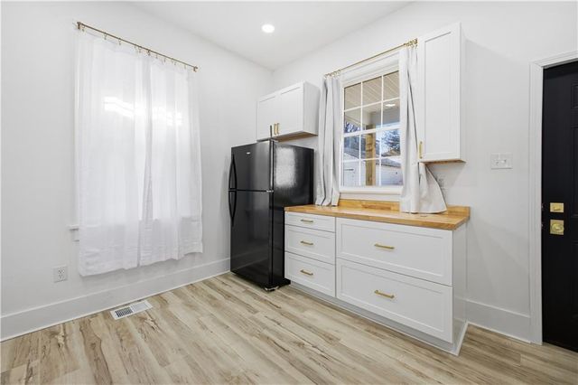 1214 S 22nd Street, St Joseph, MO 64507