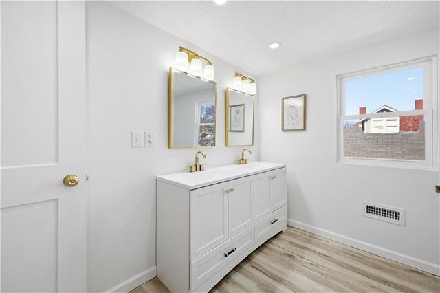 1214 S 22nd Street, St Joseph, MO 64507