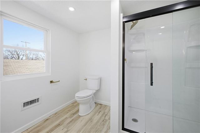 1214 S 22nd Street, St Joseph, MO 64507