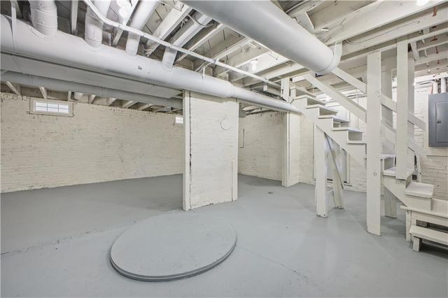 1214 S 22nd Street, St Joseph, MO 64507