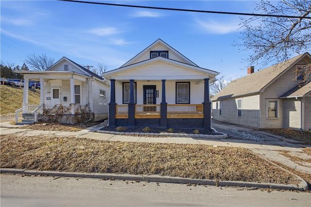 1214 S 22nd Street, St Joseph, MO 64507