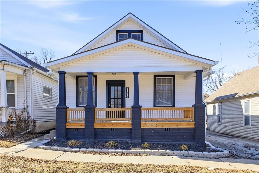 1214 S 22nd Street, St Joseph, MO 64507