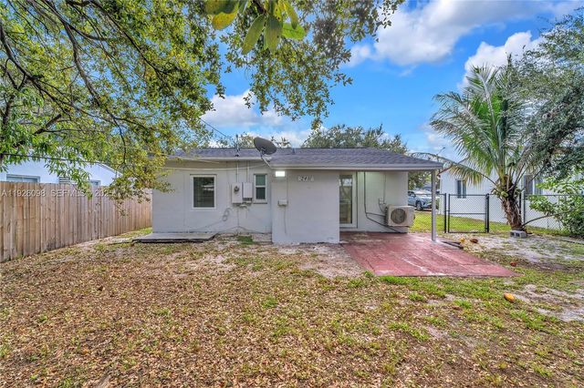 2431 Coolidge St, Hollywood, FL 33020