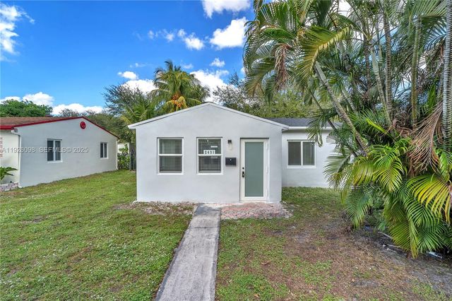 2431 Coolidge St, Hollywood, FL 33020