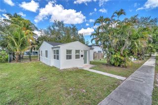2431 Coolidge St, Hollywood, FL 33020