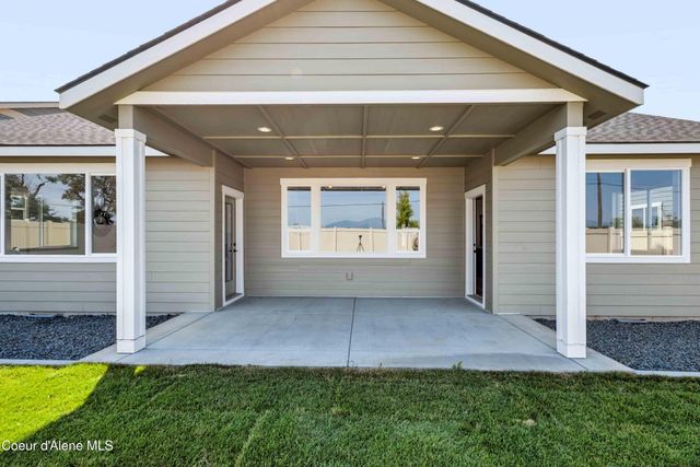 1961 E Mykal CT, Post Falls, ID 83854