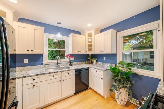 453 W 18TH AVENUE, Oshkosh, WI 54902