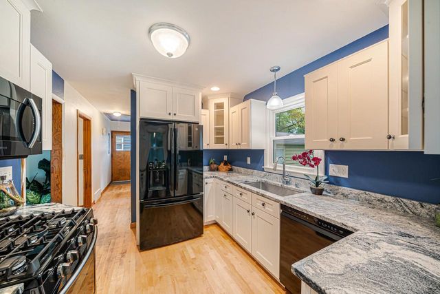 453 W 18TH AVENUE, Oshkosh, WI 54902