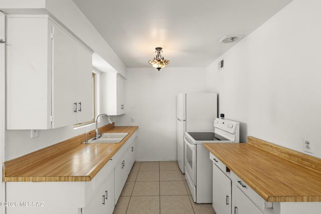 4638 E 14th Street, Tucson, AZ 85711