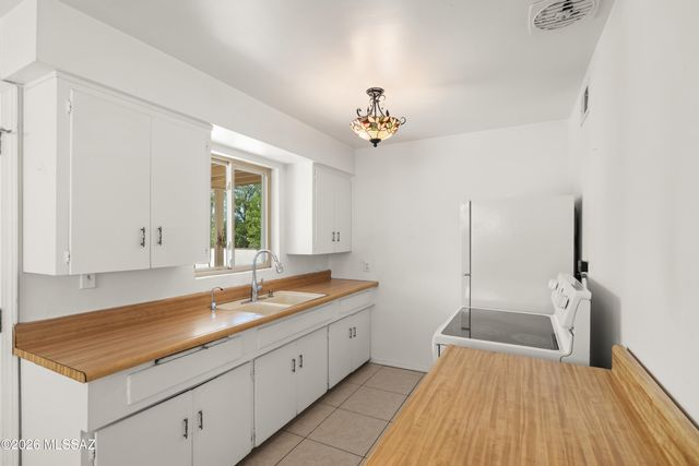 4638 E 14th Street, Tucson, AZ 85711