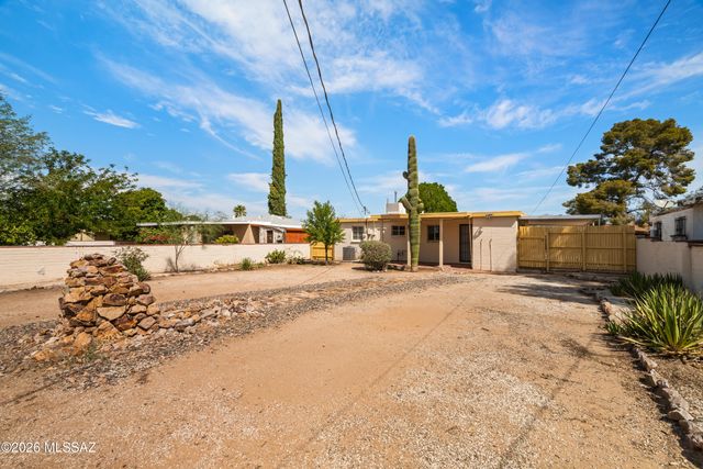 4638 E 14th Street, Tucson, AZ 85711