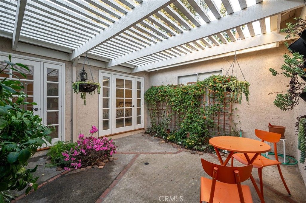 Image 7 of property listing at 17 Rippling Stream, Irvine, CA 92603