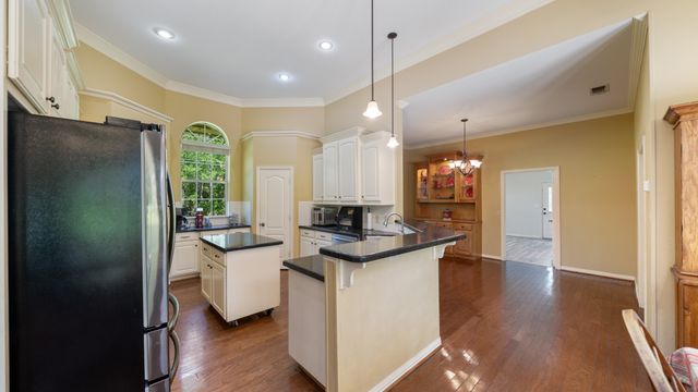 875 Arnold Paul Road, Canton, TX 75103