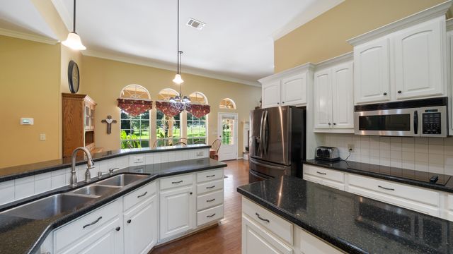 875 Arnold Paul Road, Canton, TX 75103