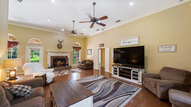 875 Arnold Paul Road, Canton, TX 75103