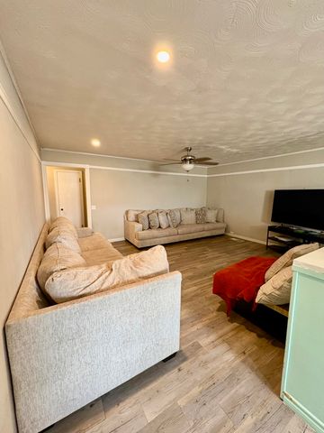 702 E Lake Street, Brownfield, TX 79316