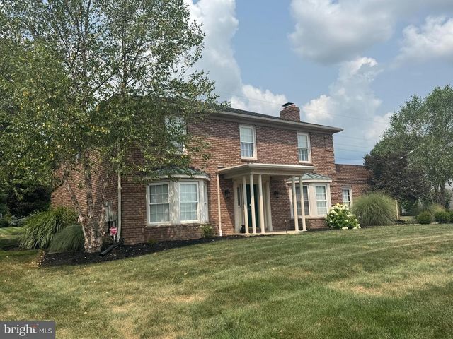 2670 OBERLIN DR, York, PA 17404