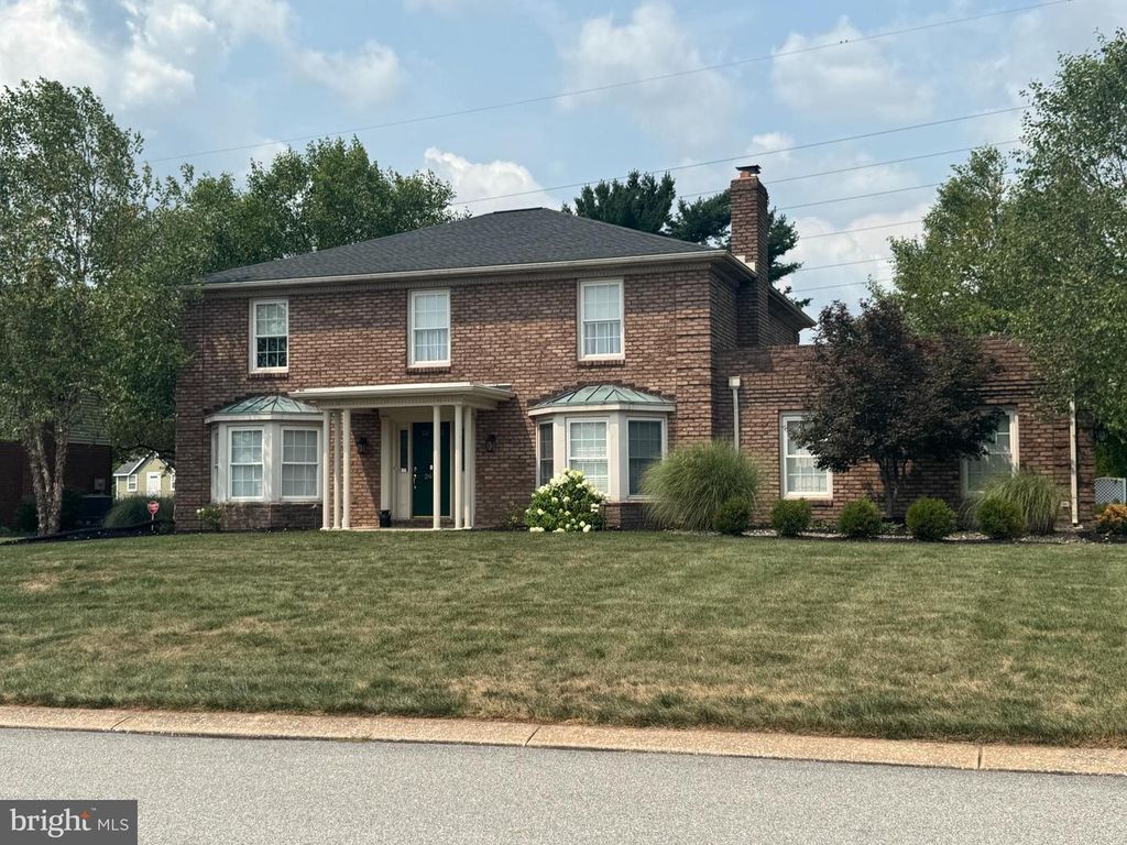 2670 OBERLIN DR, York, PA 17404