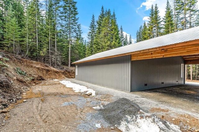 4821 Coyote Trl, Newport, WA 99156