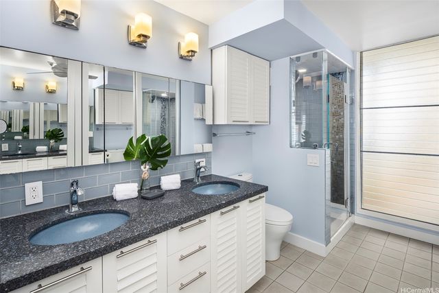 2895 Kalakaua Avenue 1402, Honolulu, HI 96815