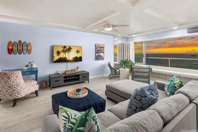 2895 Kalakaua Avenue 1402, Honolulu, HI 96815