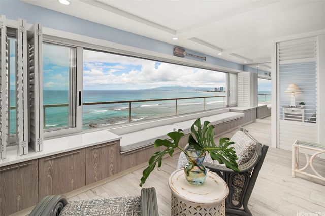 2895 Kalakaua Avenue 1402, Honolulu, HI 96815