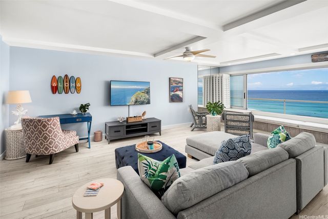 2895 Kalakaua Avenue 1402, Honolulu, HI 96815