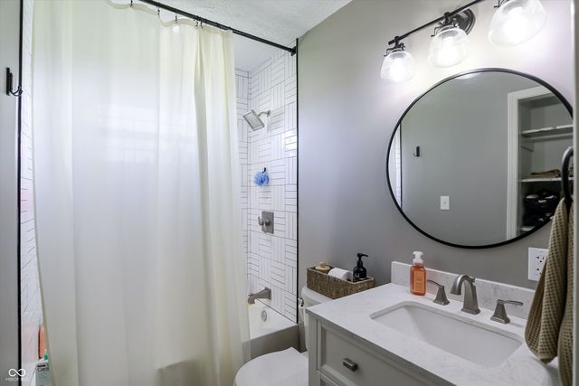 1494 W 250 S, Shelbyville, IN 46176
