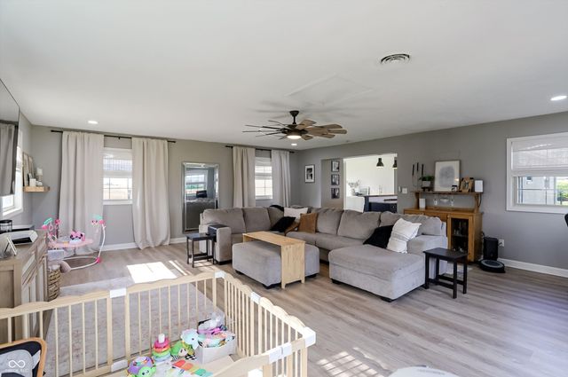 1494 W 250 S, Shelbyville, IN 46176